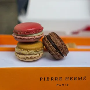 Pierre Hermé Macarons - IG: @nelson_eats