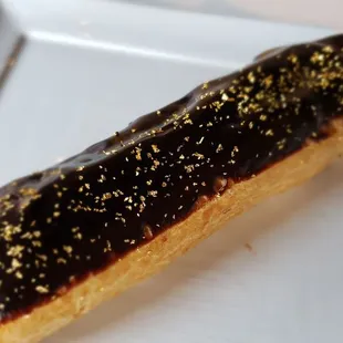 Chocolate eclair