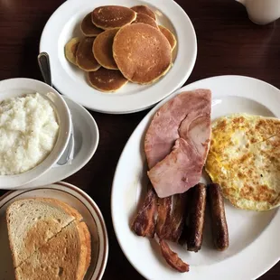The Paul Bunyon meal with grits plus Silver Dollar hotcakes. Delicious!