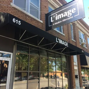 Exterior of L'image location at 615 West Douglas in Delano.