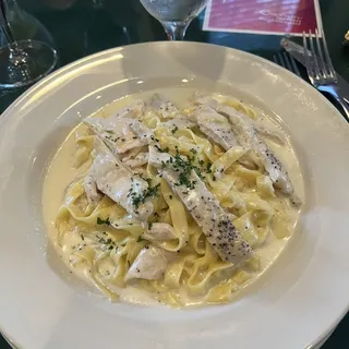 Fettuccine Alfredo