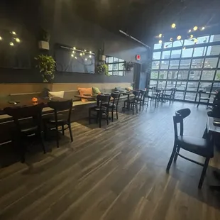 sushi and sashimi, interior