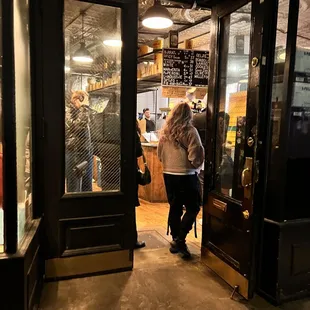 Lindustrie  entrance