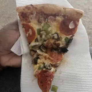 Deluxe Pizza