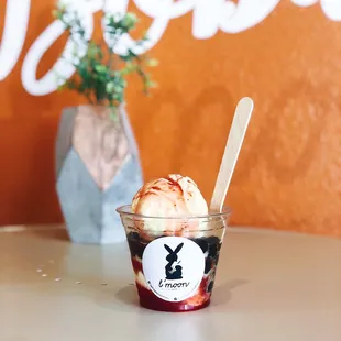 Boba sundae! Vanilla ice-cream with housemade strawberry sauce. Yummmmmm
