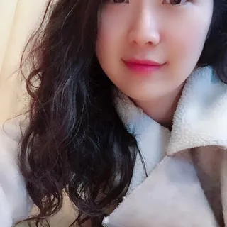 Yoojin C.