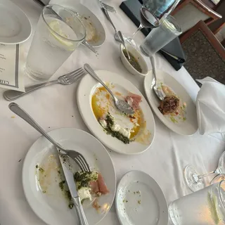 Burrata e Prosciutto Caprese