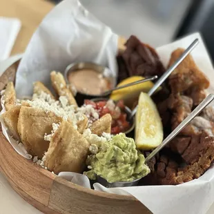 Sin duda alguna que este es uno de los mejores lugares que he visitado,servicio al cliente,sabor en cada platillo, volveré