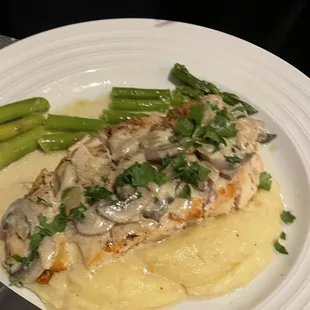 Chef Kevin&apos;s Chicken with feta mashed potato&apos;s and asparagus
