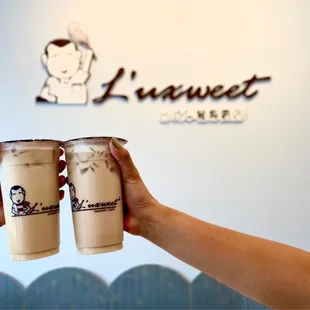 Oolong Milk Tea &amp; Osmanthus Oolong Milk Tea