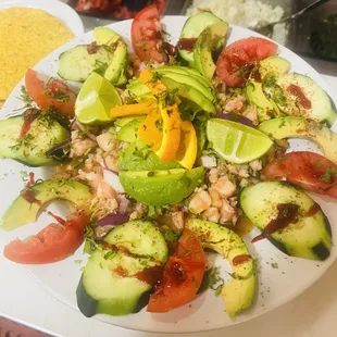 Una orden de ceviche de camarón