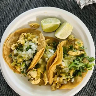 La Azteca Taqueria