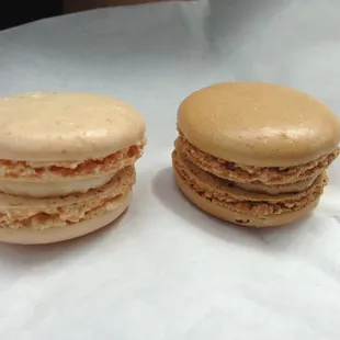 Vanilla and mocha macaroons