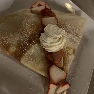Strawberry Crepes Parisienne