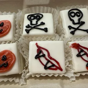 Halloween petit fours