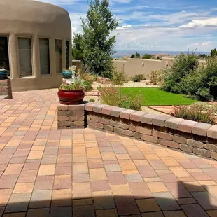 a view of a patio area