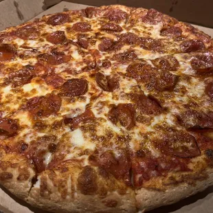 Large pepperoni pizza