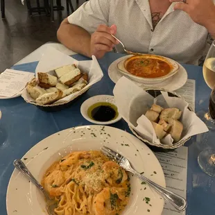 Fettuccine Vodka Con Gamberi