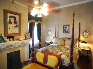 HH Whitney House Bed and Breakfast on the Historic Esplanade