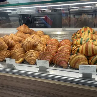 Le croissant au beurre (Butter Croissant)