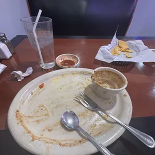 Was beef enchiladas with queso sauce :) 100/10