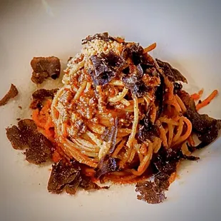 Spaghetti Bolognese + black truffles