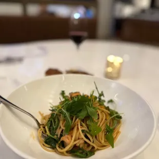 Spaghetti con Gamberi e Rucola 30 Kauai Shrimp, Blue crab, Garic, Cherry Tomato, Orange zest  Too orangey  for me