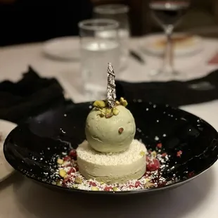 Pistachio dessert