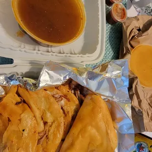 3 quesabirria to go package