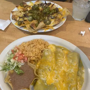 Combination Fajita Nachos  Green Enchiladas - Chicken