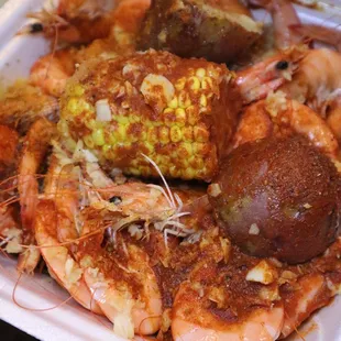 Shrimp Boil @tiffhuangry