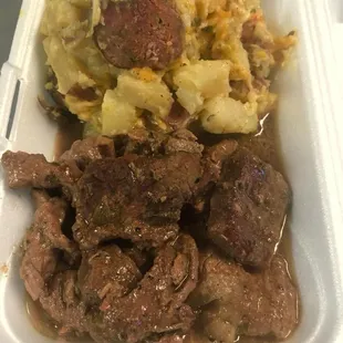 Gravy steaks w/ cheesy potatoes