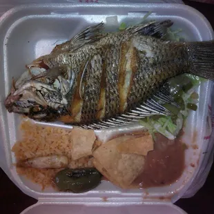 Mojarra frita.