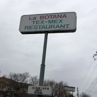 The tall La Botana sign can be seen from I-285.