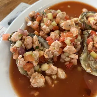 Ostiones Pansones (Oysters with ceviche)