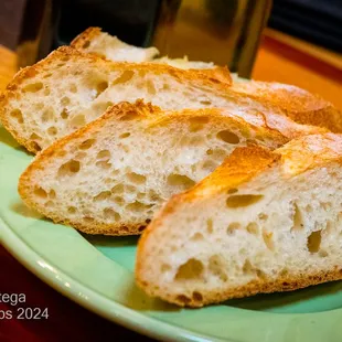 TABLE BREAD