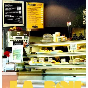 Breakfast and lunch, fresh, good location and parking.