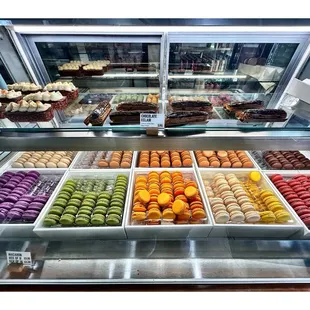 La Boulangerie.1945 W Wilson Ave,Chicago, IL .French Bakery Coffee Tea Fresh Pastry Sandwiches etc. Cool !