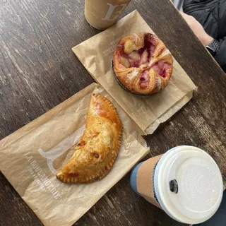 Almond Croissant Latte