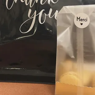 Macaroons to go