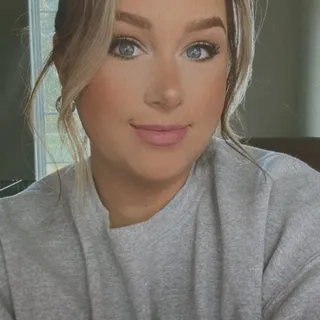 Nicole R.