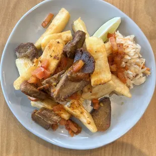 Yucca Con Chicharron