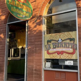 the entrance to the restaurant