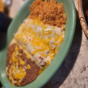 a plate of mexican food