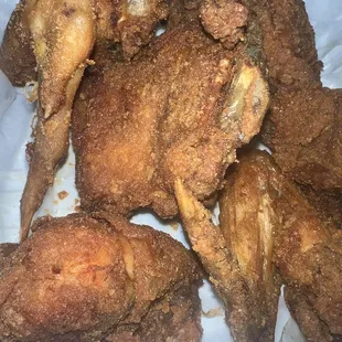 6 piece comes with 2 drums, 2 thighs and 2 wings. Breasts sold separately.