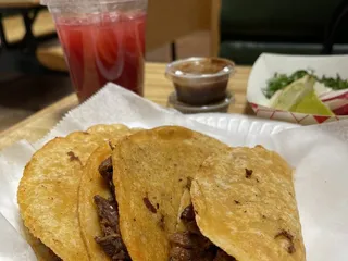 La Casita Taqueria y Birrieria