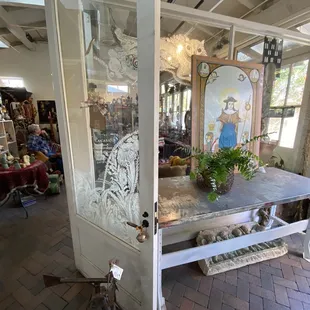 Entering La Cabana from inside the Mercado.