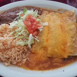 a plate of mexican food