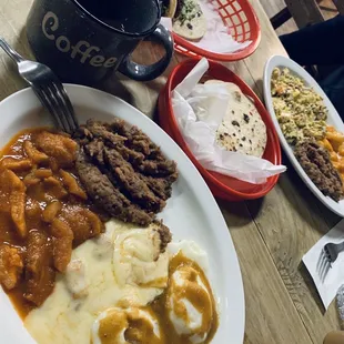 I had the woody special, bf ordered the machacado plate with side of tacos de barbacoa.