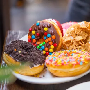 donuts, food, dough desserts